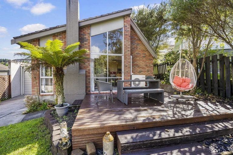 Photo of property in 2/19 Simon Ellice Drive, Bayview, Auckland, 0629
