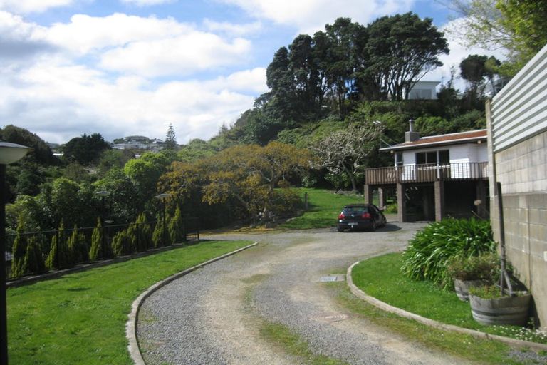 Photo of property in 17 Holly Grove, Maungaraki, Lower Hutt, 5010