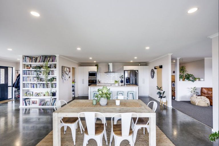 Photo of property in 174 Eskridge Drive, Eskdale, Napier, 4182