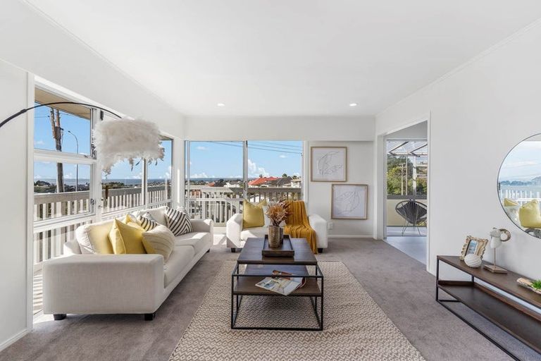 Photo of property in 832 East Coast Road, Oteha, Auckland, 0630