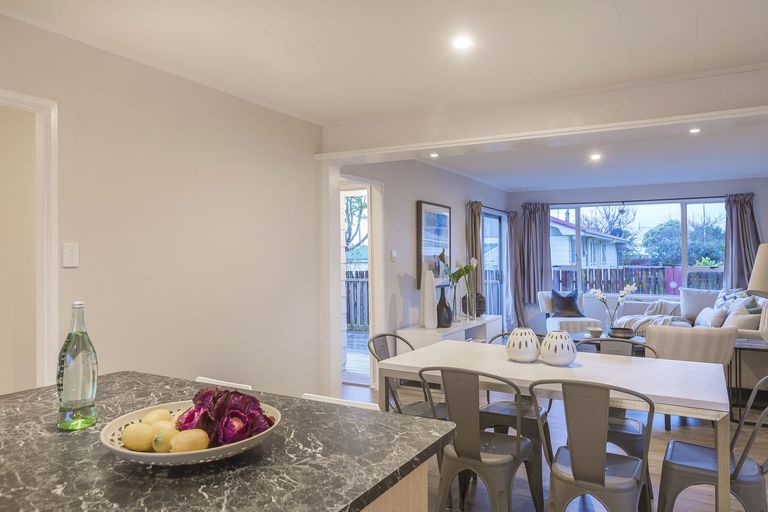 Photo of property in 27 Sandrine Avenue, Clover Park, Auckland, 2019