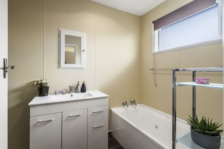 Photo of property in 1 Sefton Avenue, Highbury, Palmerston North, 4412