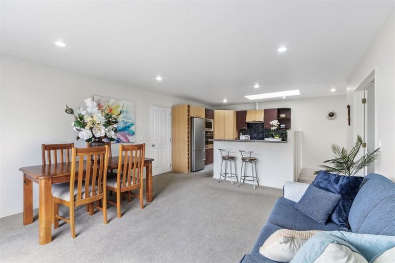 Photo of property in 531a Harewood Road, Harewood, Christchurch, 8051