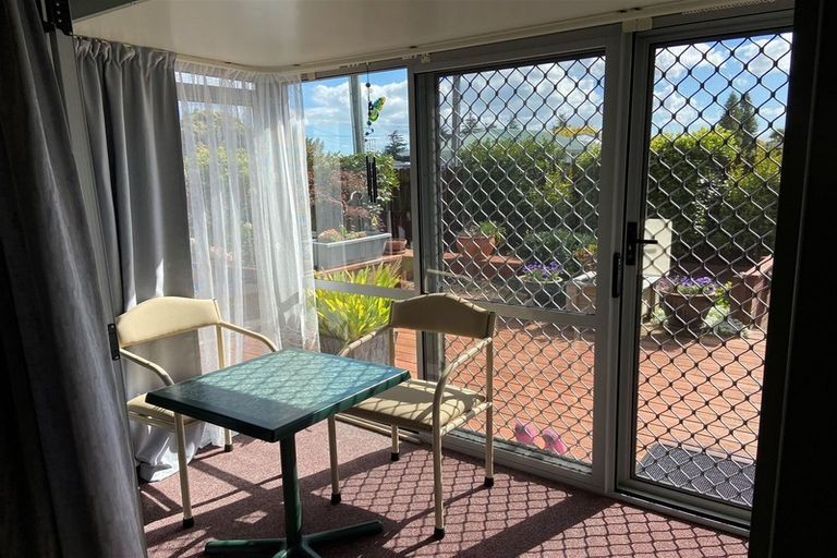 Photo of property in 2 Meadowvale Drive, Levin, 5510