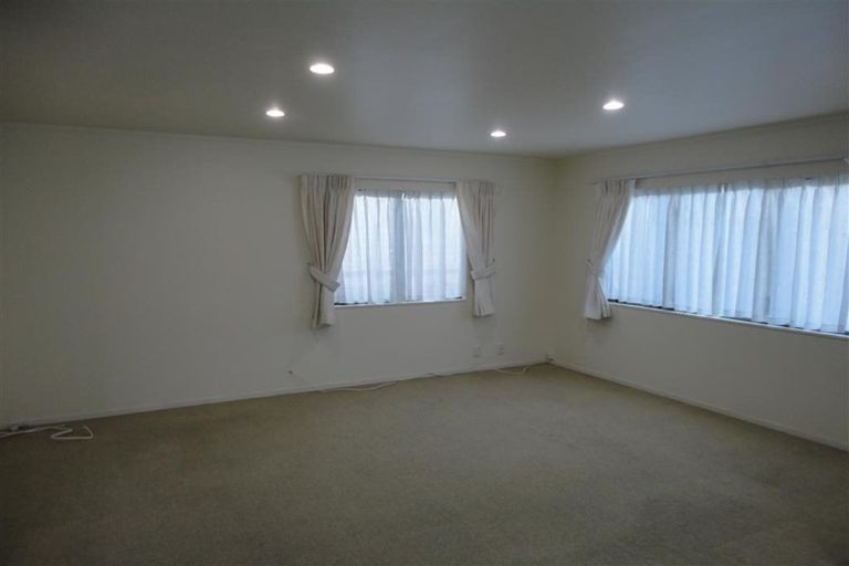 Photo of property in 37a Miro Street, New Lynn, Auckland, 0600