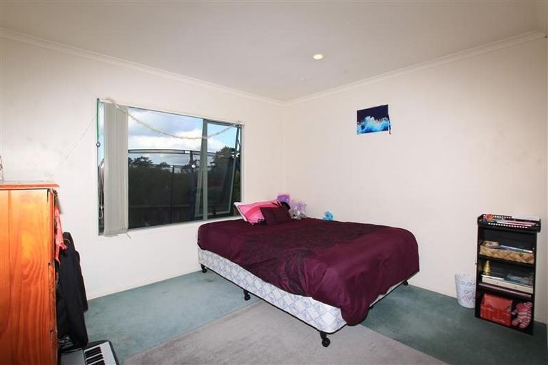 Photo of property in 22 San Pedro Place, Henderson, Auckland, 0612