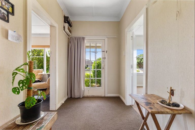 Photo of property in 13 Winchester Street, Levin, 5510