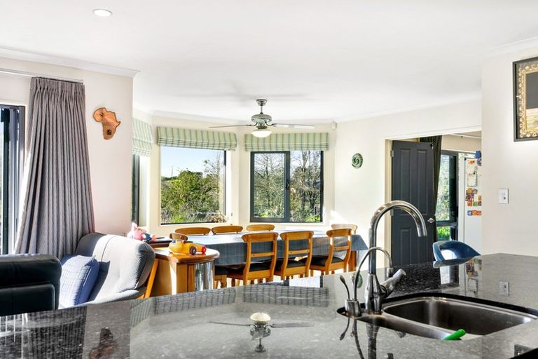 Photo of property in 238a State Highway 16, Kumeu, 0892