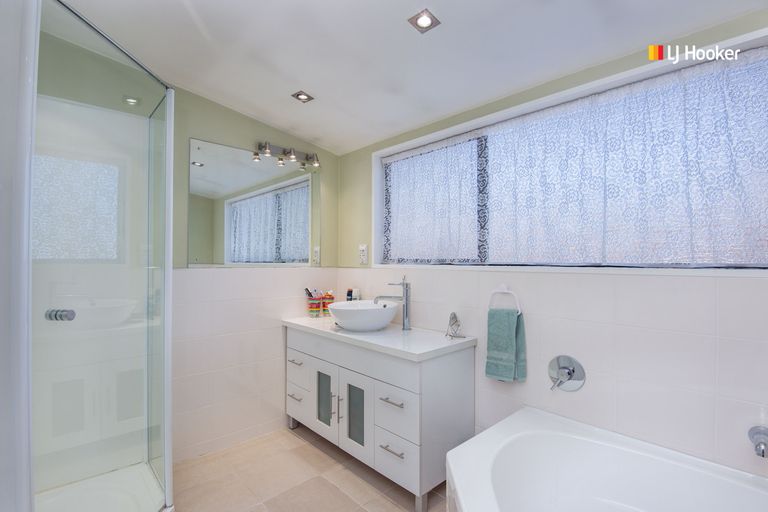 Photo of property in 61 Kinmont Crescent, Kinmont Park, Mosgiel, 9024