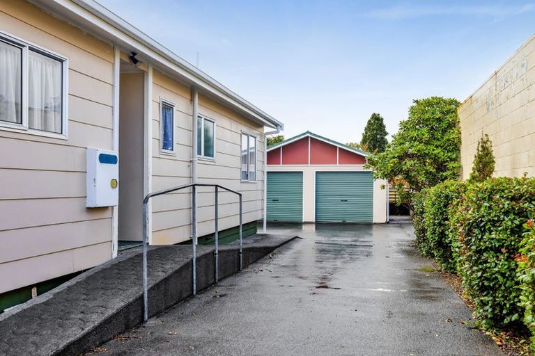 Photo of property in 22 Karaka Street, Inglewood, 4330