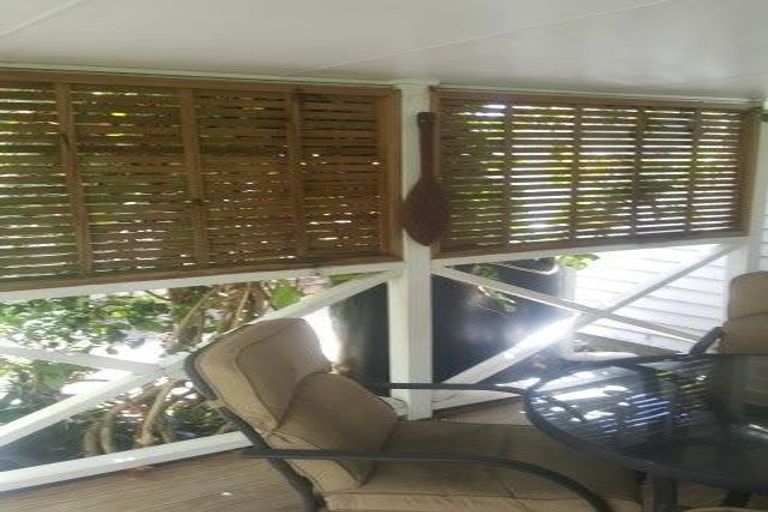 Photo of property in 938 East Coast Road, Northcross, Auckland, 0630