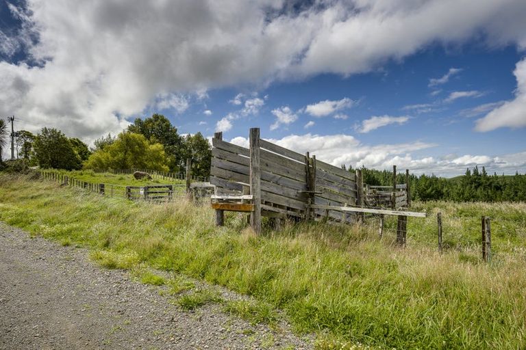 Photo of property in 1447 Ridgemount Road, Tutira, Napier, 4188