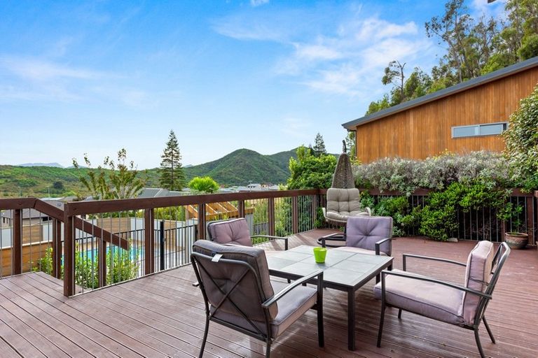 Photo of property in 9 Bell Bird Rise, Picton, 7220