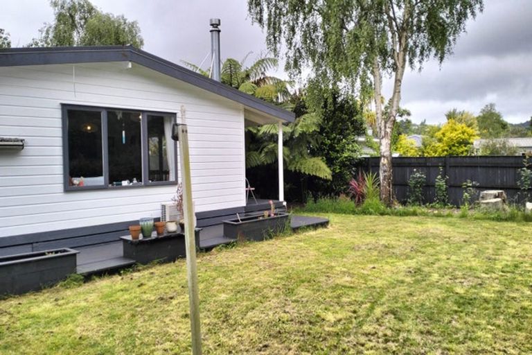 Photo of property in 38 Larchmont Grove, Totara Park, Upper Hutt, 5018