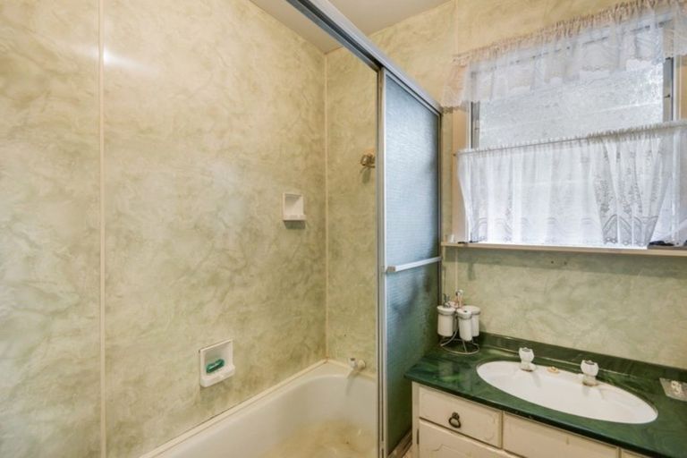 Photo of property in 23 Pinehurst Crescent, Russley, Christchurch, 8042