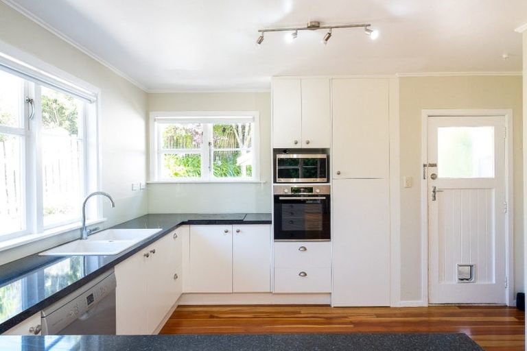 Photo of property in 18 Margaret Avenue, Havelock North, 4130