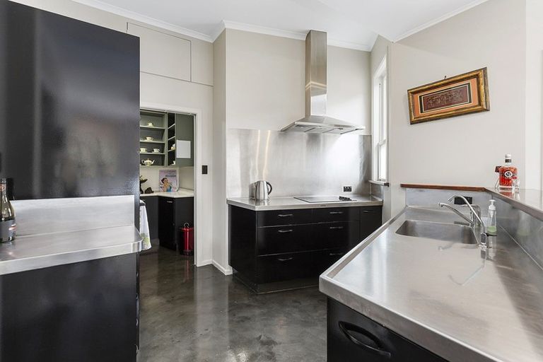 Photo of property in 57 Queens Drive, Lyall Bay, Wellington, 6022