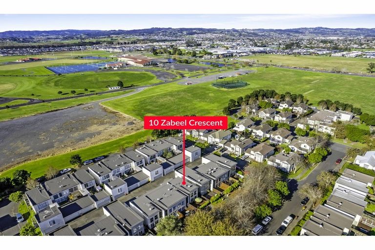 Photo of property in 10 Zabeel Crescent, Takanini, 2112