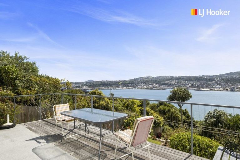 Photo of property in 121 Larnach Road, Vauxhall, Dunedin, 9013