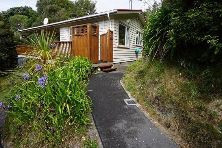 Photo of property in 110 Normandale Road, Normandale, Lower Hutt, 5010