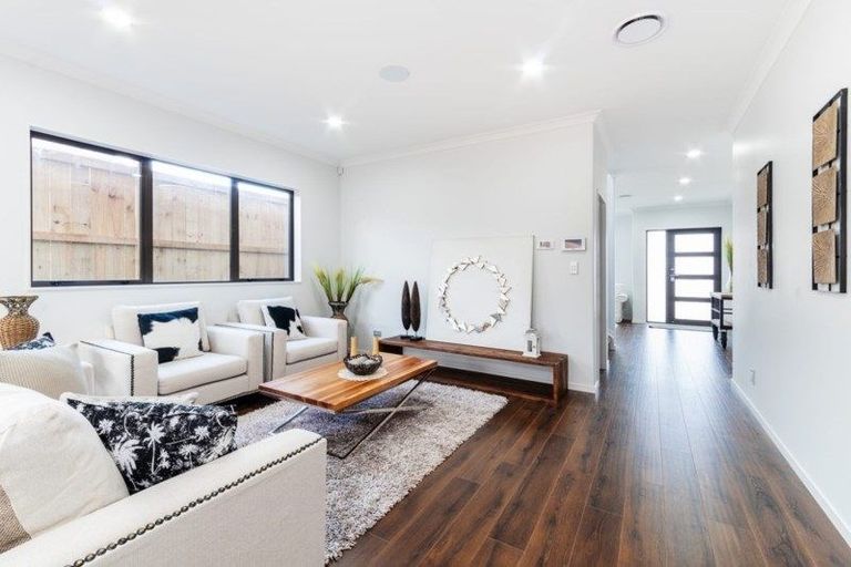 Photo of property in 42 Tinaku Road, Flat Bush, Auckland, 2019