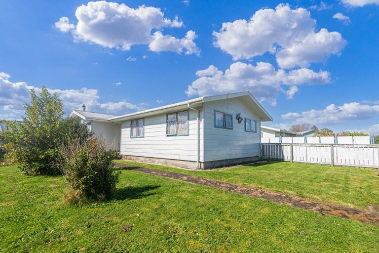 Photo of property in 5 Chatsworth Place, Highbury, Palmerston North, 4412
