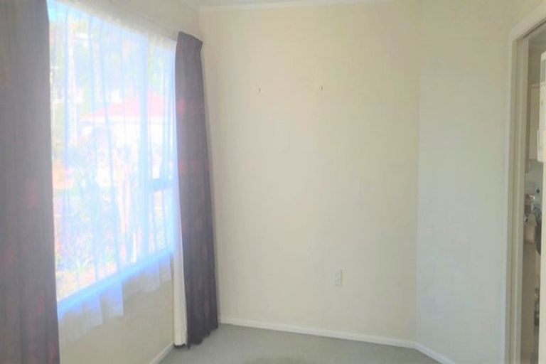 Photo of property in 28 Cambridge Street, Tawa, Wellington, 5028