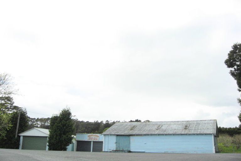 Photo of property in 113 Foster Road, Kumeu, 0891