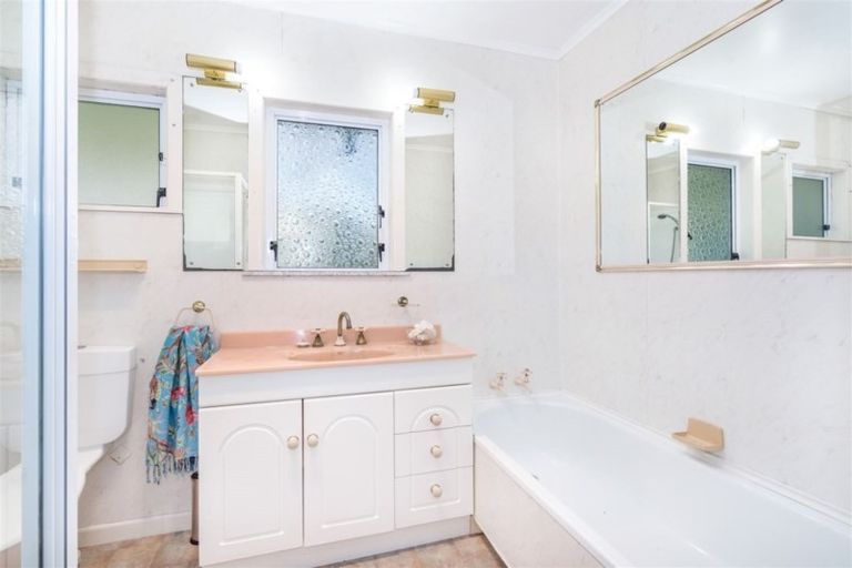 Photo of property in 24 Crawford Crescent, Te Kamo, Whangarei, 0112