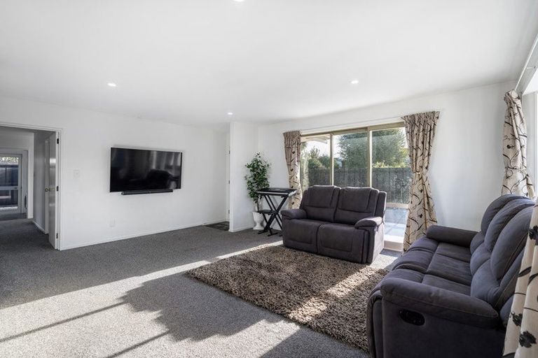 Photo of property in 21a Belfast Road, Belfast, Christchurch, 8051