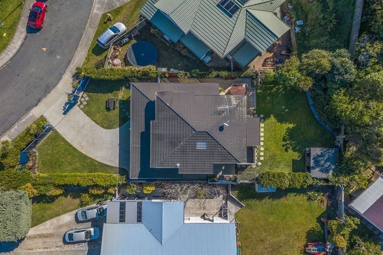 Photo of property in 2 Seascape View, Paremata, Porirua, 5024