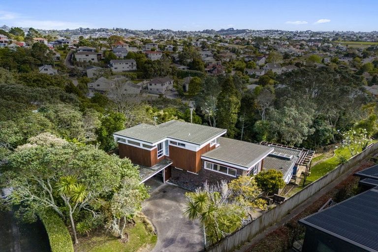 Photo of property in 603 East Coast Road, Browns Bay, Auckland, 0632