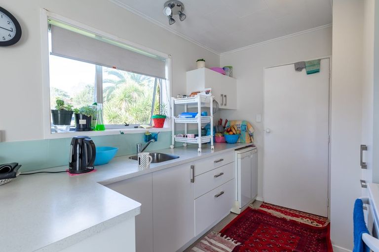 Photo of property in 2/14 Claridge Street, Glen Eden, Auckland, 0602