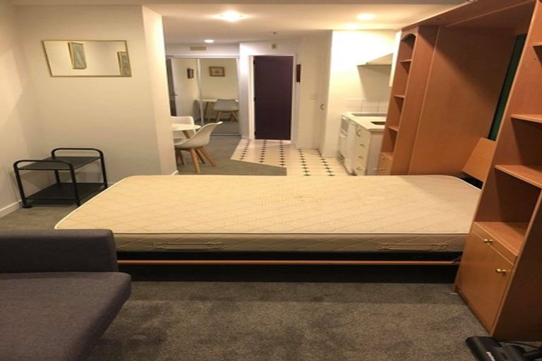 Photo of property in Terrace Heights Apartments, 4g/163 The Terrace, Wellington Central, Wellington, 6011