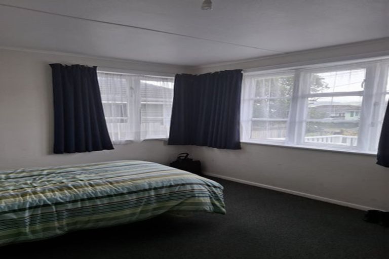Photo of property in 68 Strand Crescent, Naenae, Lower Hutt, 5011