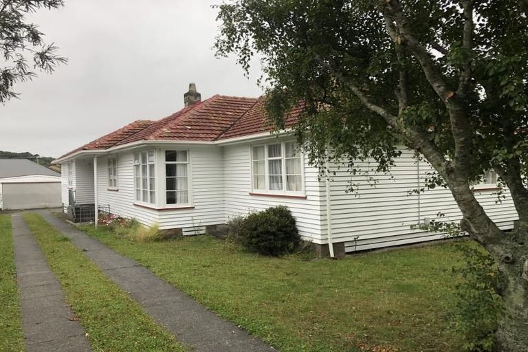 Photo of property in 88 Wainuiomata Road, Wainuiomata, Lower Hutt, 5014