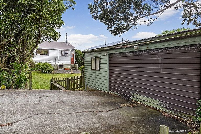 Photo of property in 21 Helston Road, Johnsonville, Wellington, 6037