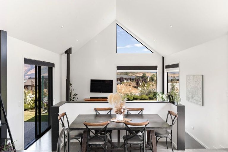 Photo of property in 13 Hackett Road, Jacks Point, Queenstown, 9371