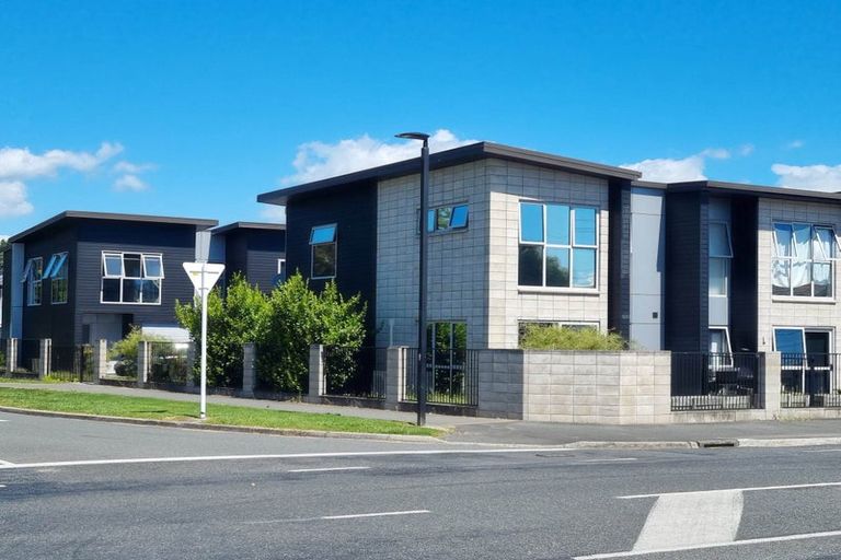 Photo of property in 10/100 Knighton Road, Hillcrest, Hamilton, 3216