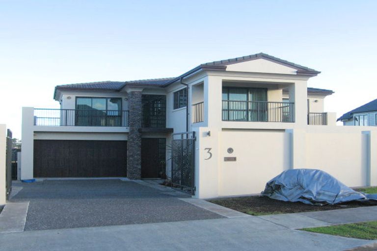 Photo of property in 3 Courtneys, West Harbour, Auckland, 0618