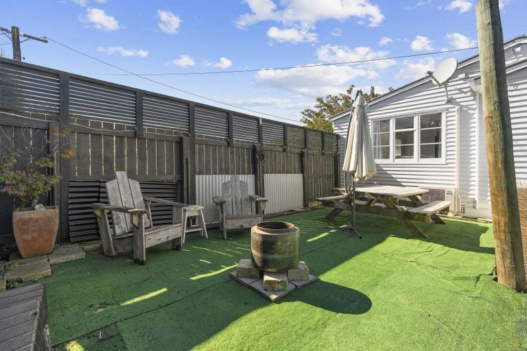 Photo of property in 4 Humphries Street, Greytown, 5712