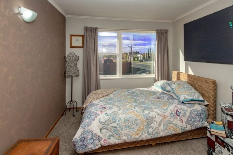 Photo of property in 22 Hastie Place, Onekawa, Napier, 4110