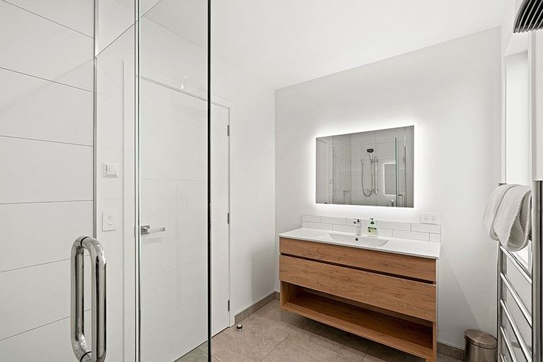 Photo of property in 10 Sawdon Street, Wanaka, 9305