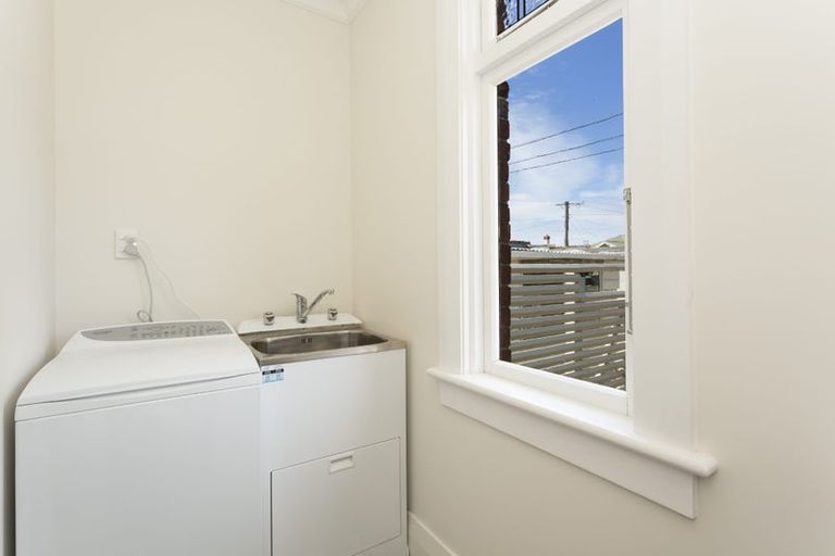 Photo of property in 272 Macandrew Road, Forbury, Dunedin, 9012
