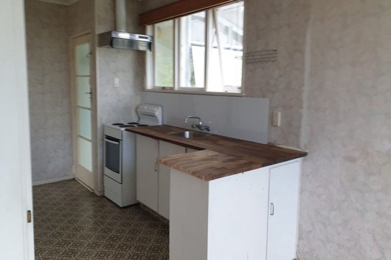 Photo of property in 4 Cypress Place, Sunnynook, Auckland, 0620