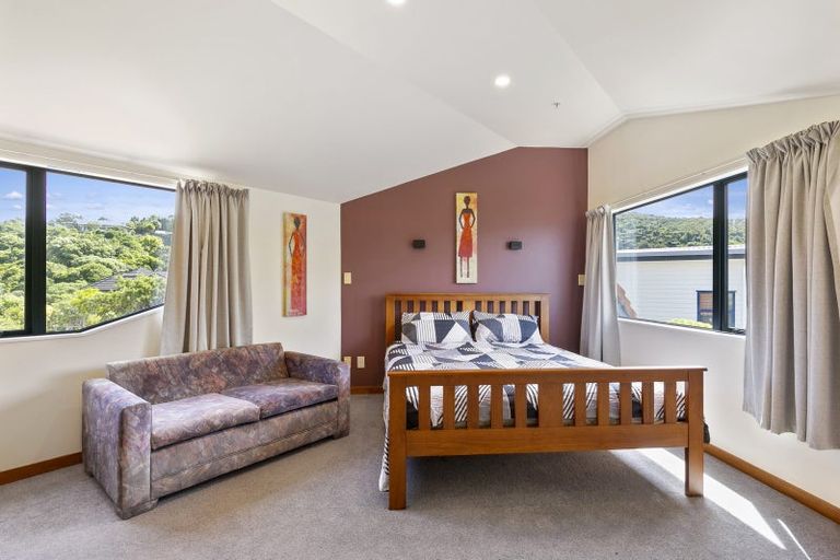 Photo of property in 19 George Gee Drive, Korokoro, Lower Hutt, 5012