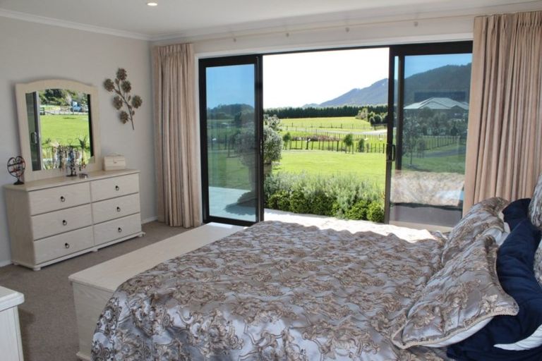 Photo of property in 38 Mountain View Drive, Manakau, Otaki, 5583