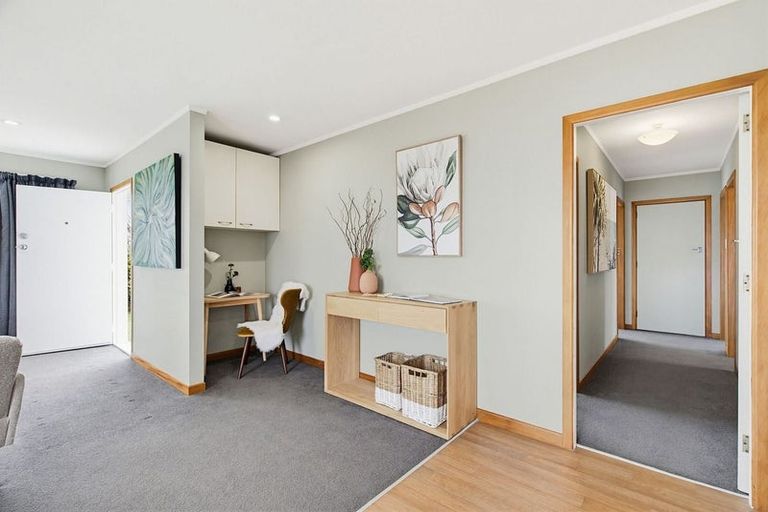 Photo of property in 4 Rathgar Road, Henderson, Auckland, 0610