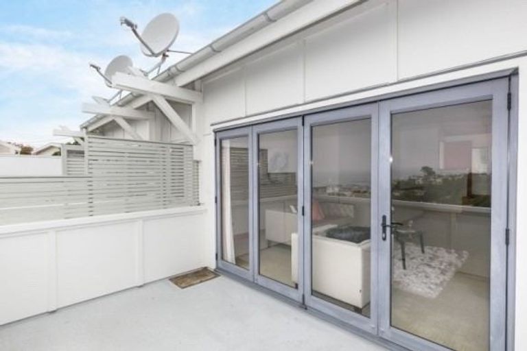 Photo of property in 30b Connaught Terrace, Brooklyn, Wellington, 6021