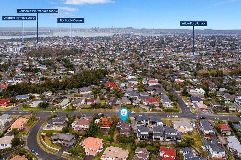 Photo of property in 128 Coronation Road, Hillcrest, Auckland, 0627
